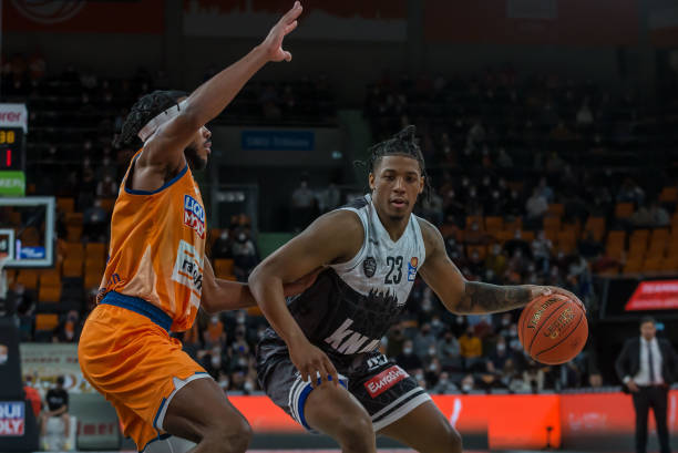 更是足球界 更是足球界