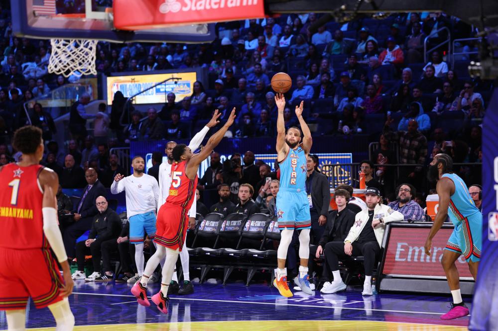 在强劲的团 在强劲的团