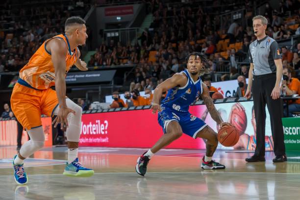 控球率略高 控球率略高